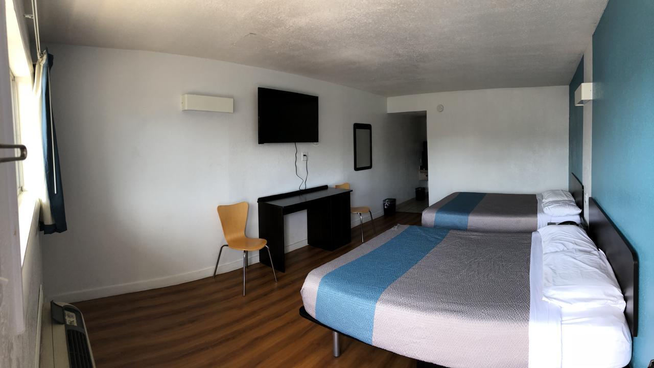 Trade Wind Motel Jacksonville Exterior photo